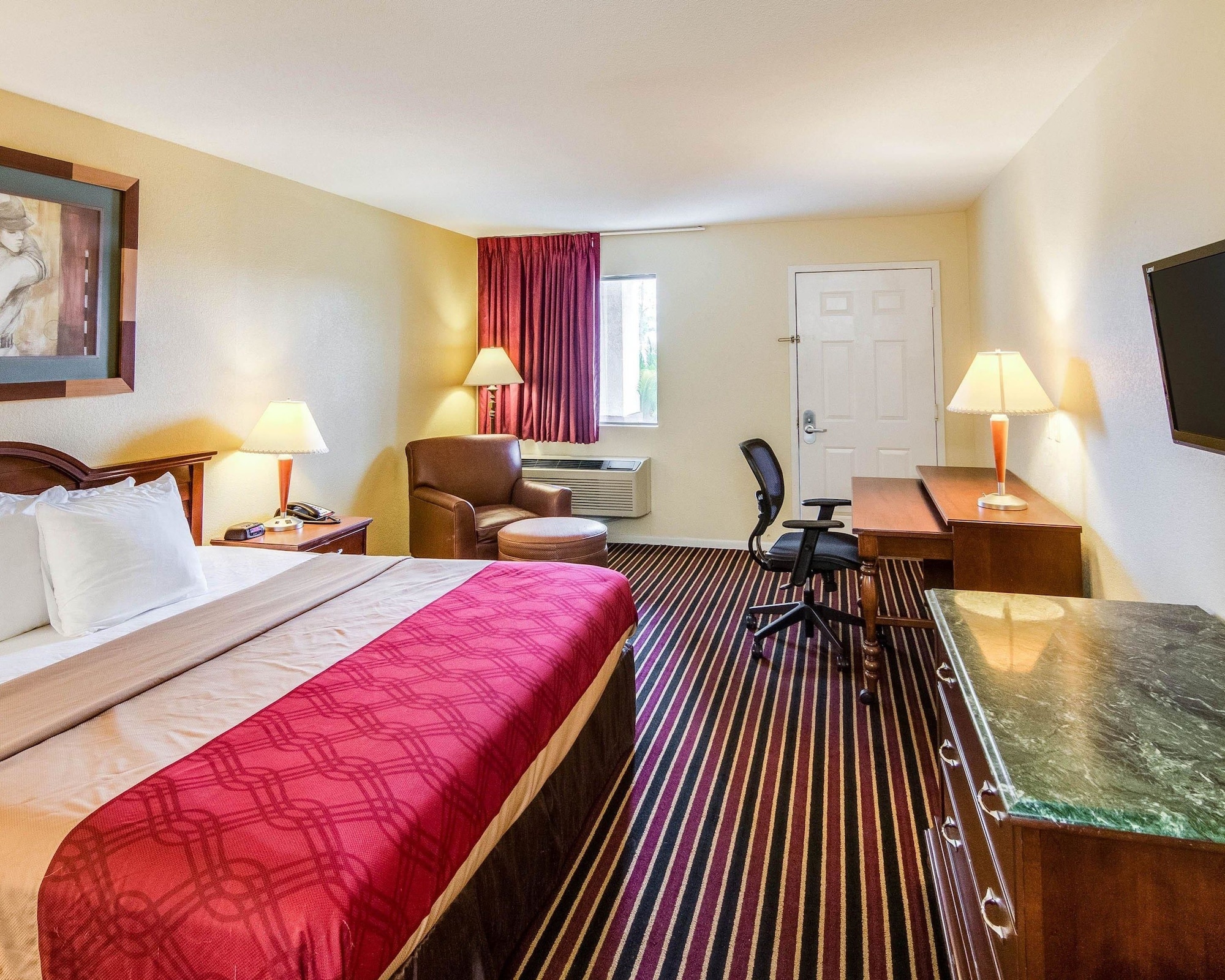 ROOM, KING BED