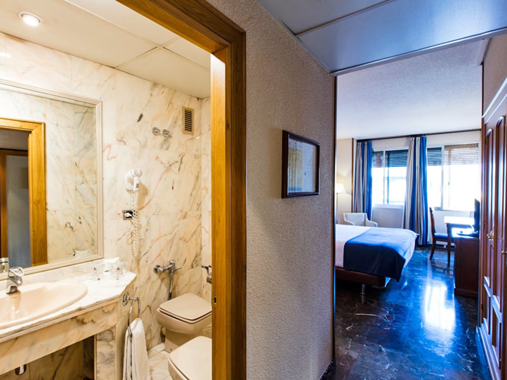 Hotel Condestable Iranzo 30/89