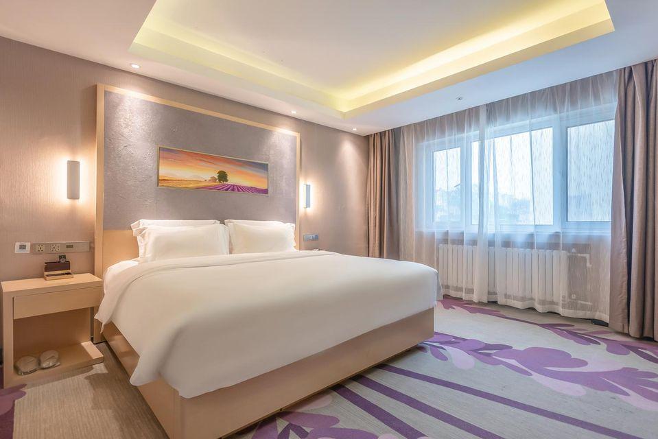 DELUXE, SUITE