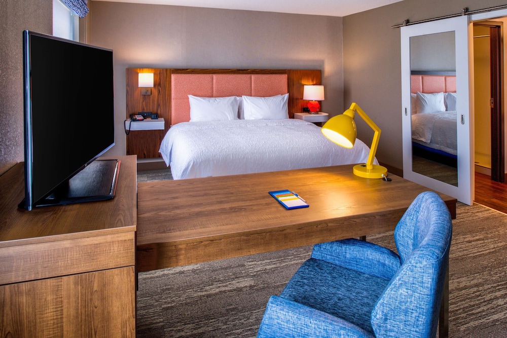 Hampton Inn & Suites Wixom 23/61