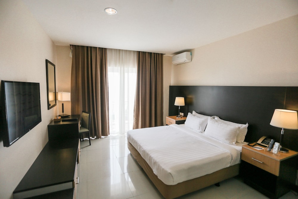 The Lake Hotel Tagaytay 14/44