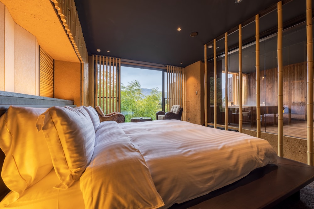 Presidential, Suite, King Bed, Outdoor Bath