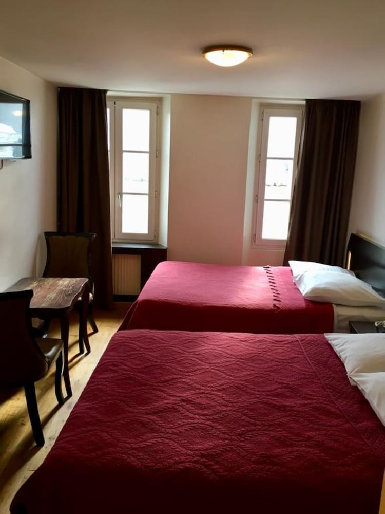 HOTEL BELLE FONTAINEBLEAU 10/56