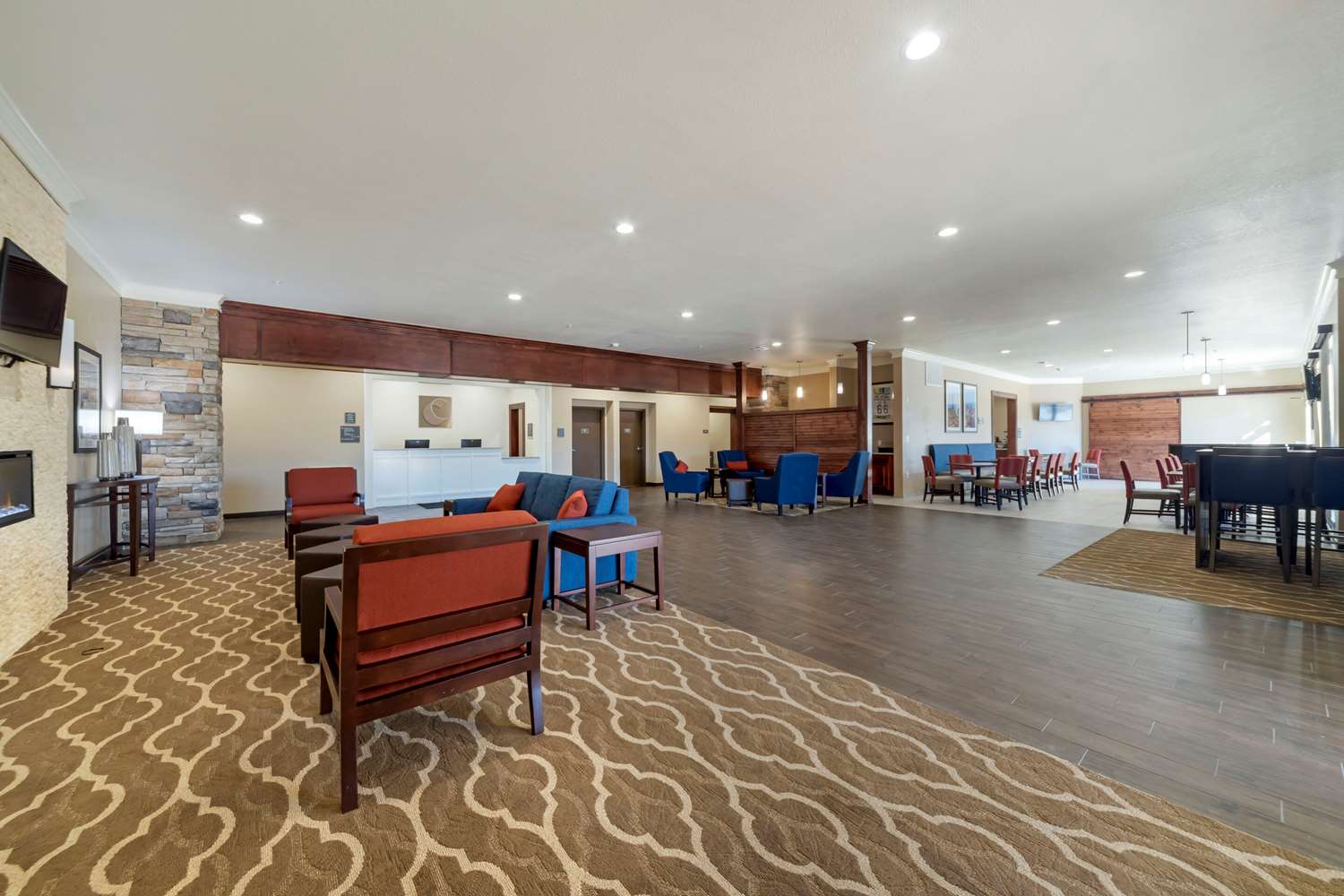 Comfort Inn and Suites Harrah 3/23