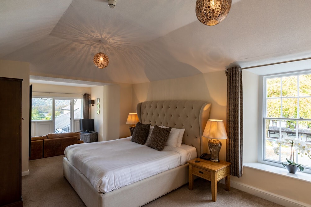 Lakes Hotel and Spa (ex The Burnside Hotel and Spa) 37/84