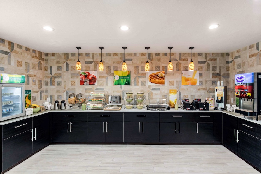 QUALITY INN AND SUITES PLANO EAST RICHARDSON 51/62