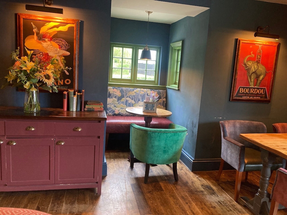 The Carnarvon Arms 36/53