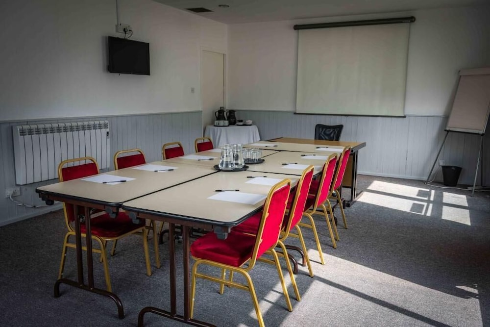 Primelodge Rotherham (ex The Restover Lodge Hotel Rotherham) 20/28