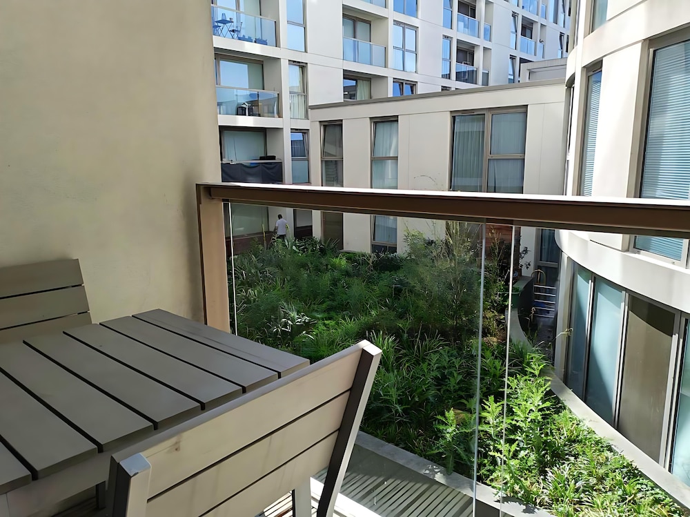 Lanterns Court Apartments 2/50