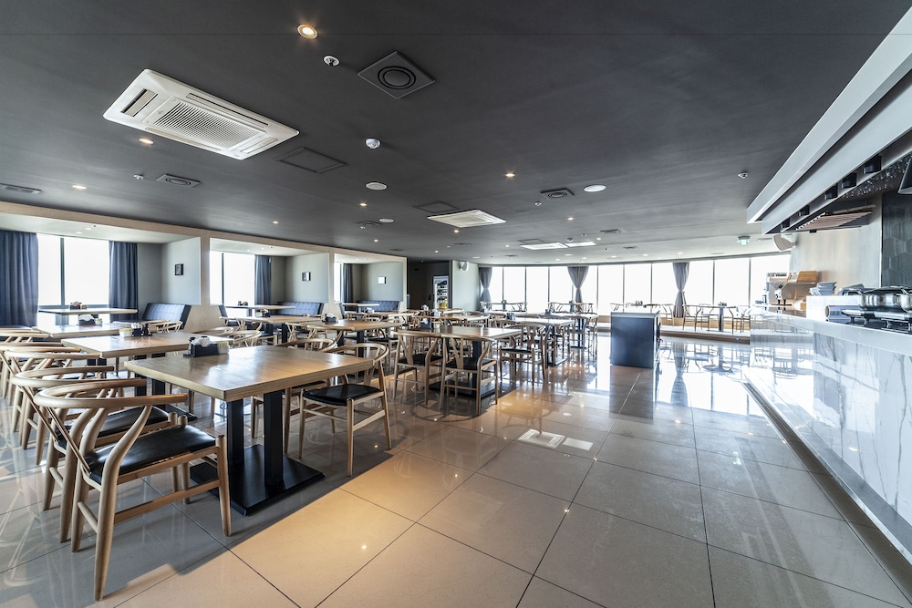 Gangneung Tourist Hotel 48/60