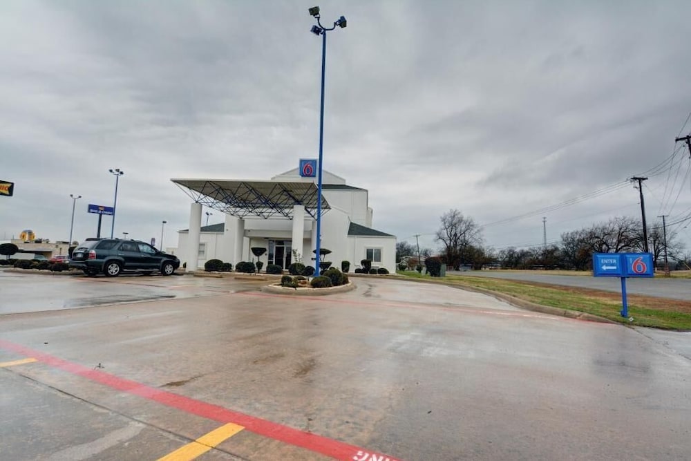 Motel6 Denison, TX 46/56