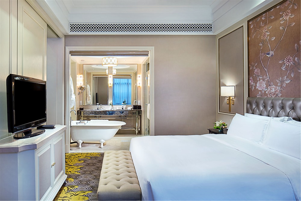 CROWNE PLAZA ZHENGZHOU 21/80