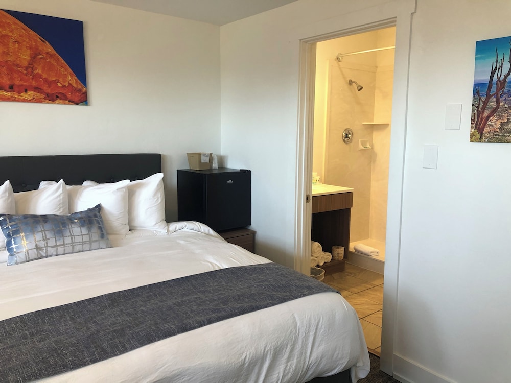 Blue Sage Inn & Suites 6/46