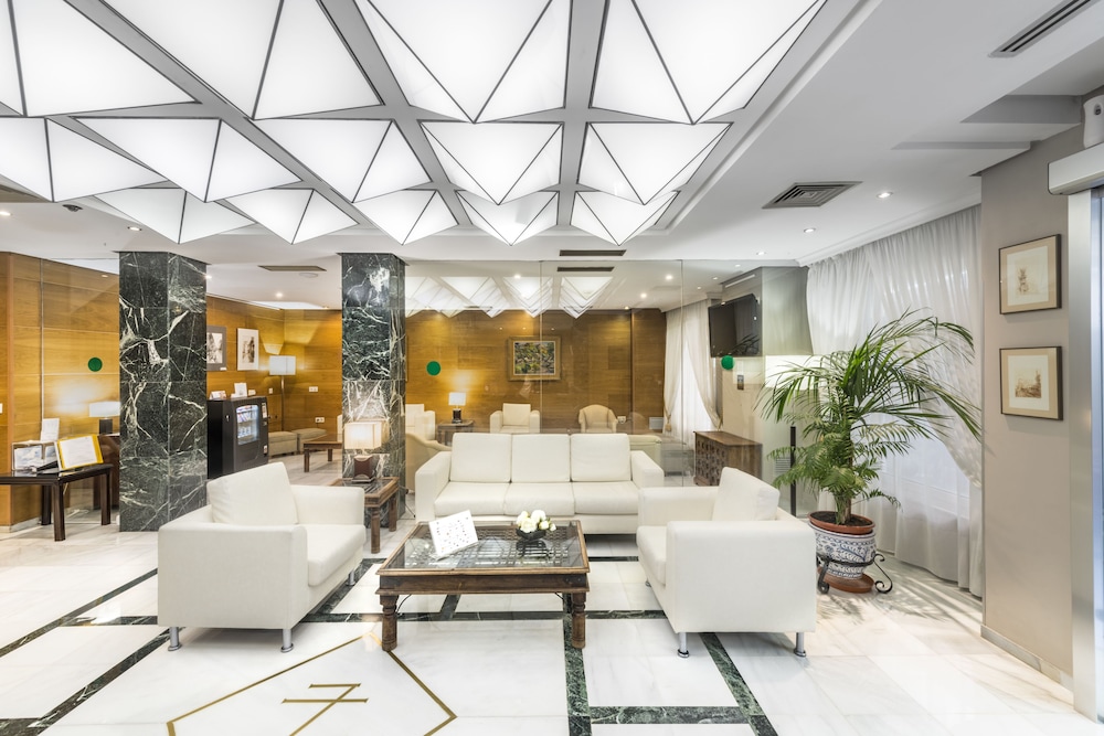 Navas Hotel 71/82