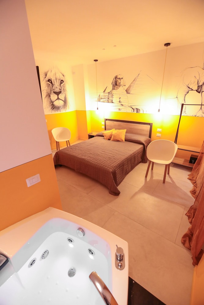 O.Effe. Global Suites at Vatican 21/50
