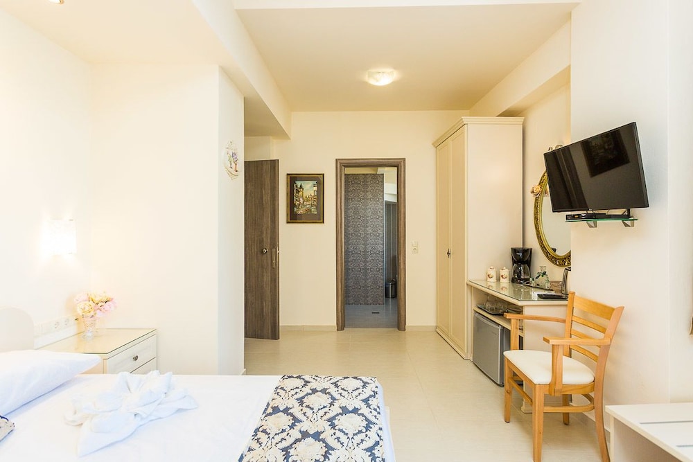 Polyxenia Boutique Hotel 17/50