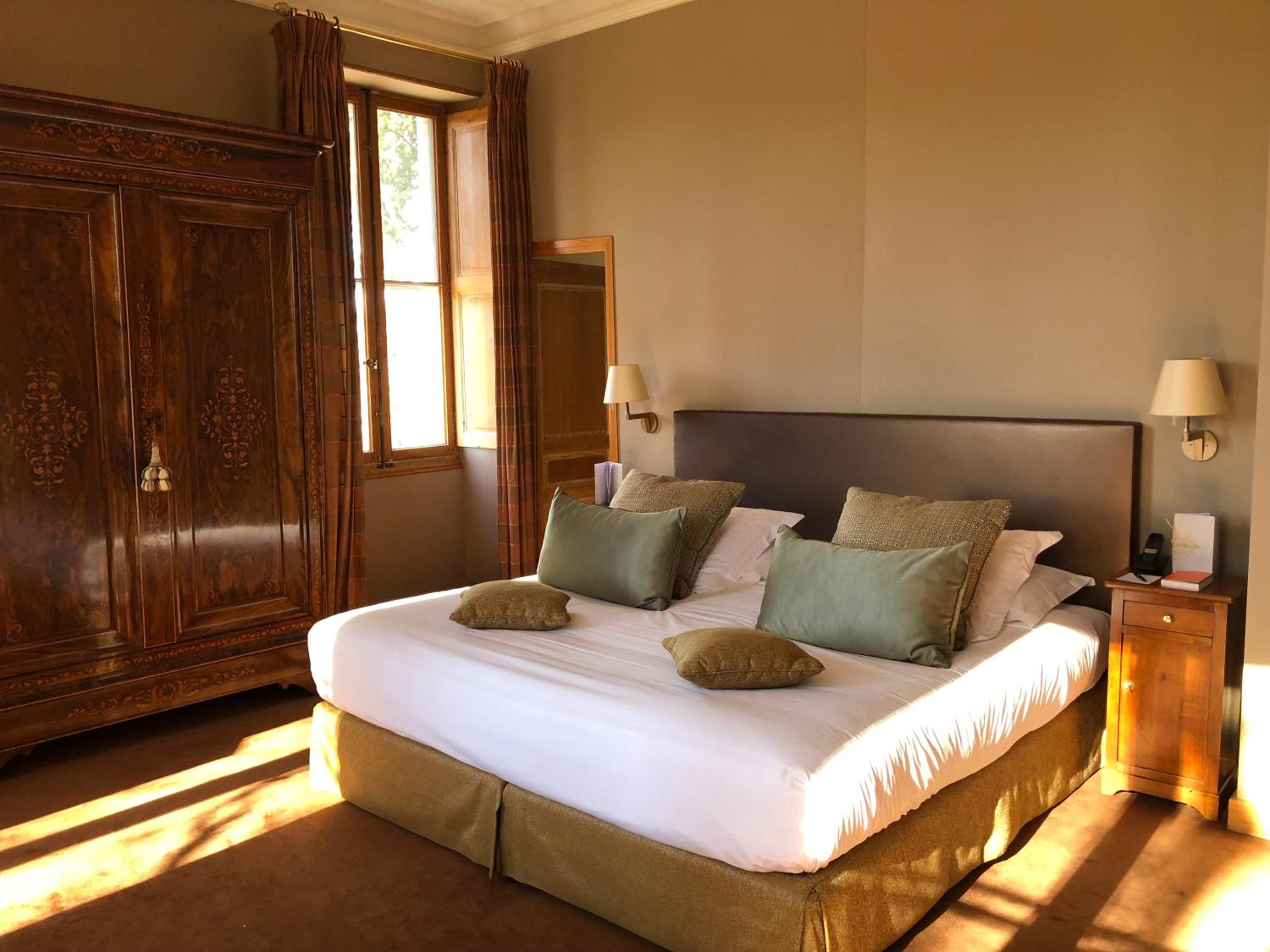 غرفة فاخرة بسرير مزدوج، Chateau Des Alpilles 2/9