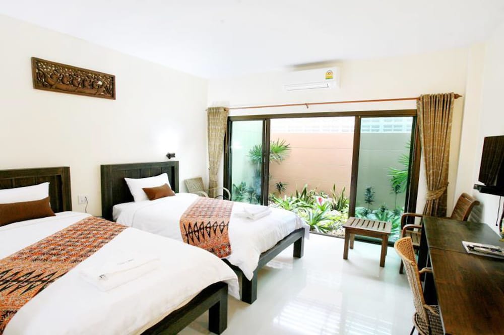 Baan Na Khon Hotel 14/30