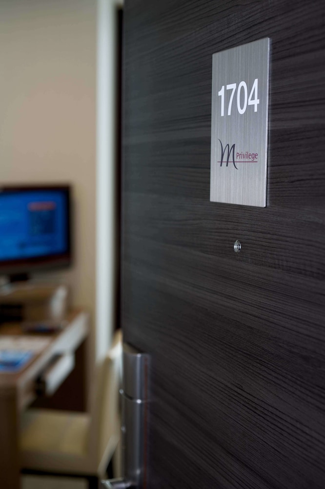 MERCURE YOKOSUKA 10/70