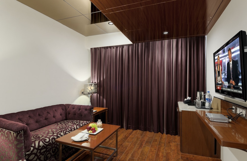 The Elanza Hotel 11/22