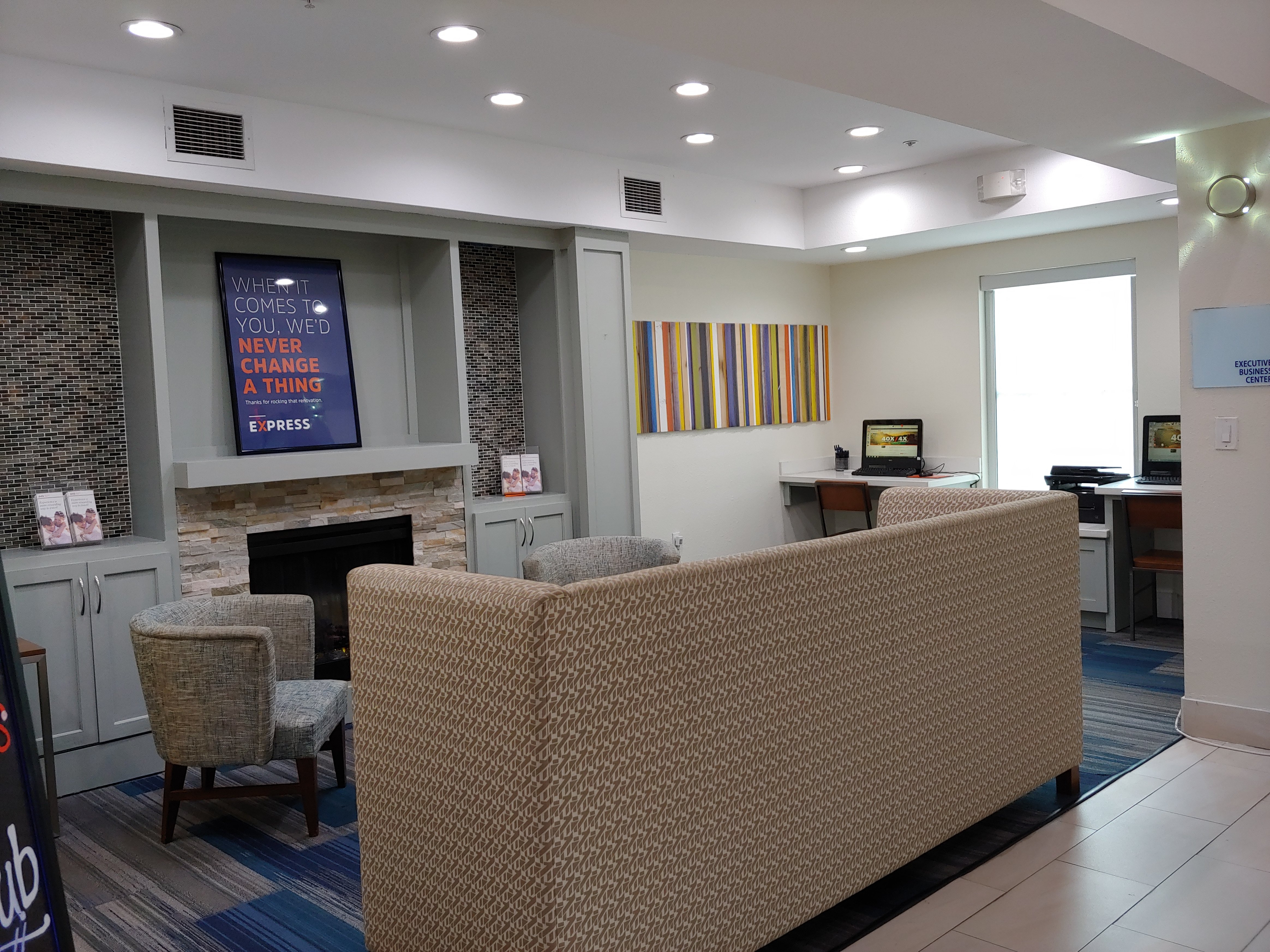 Holiday Inn Express Hotel Suites Columbus 6/24