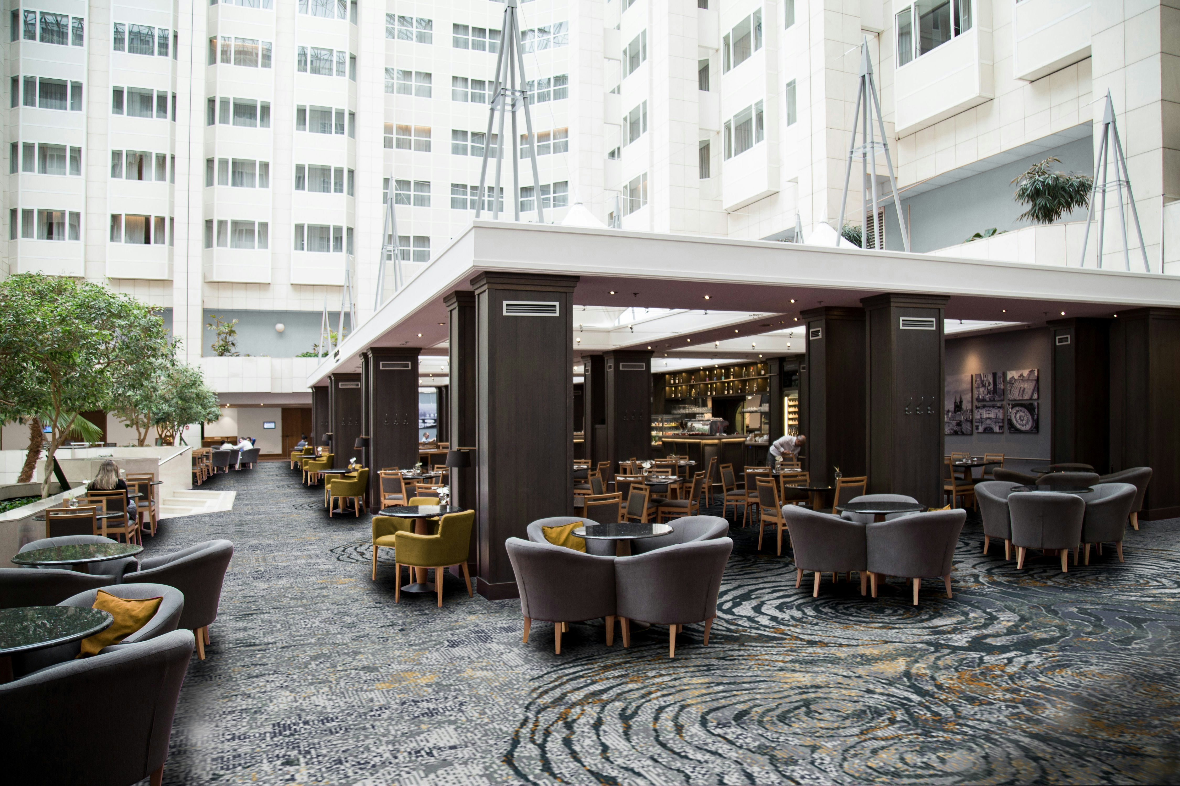Hilton Prague Atrium 79/84