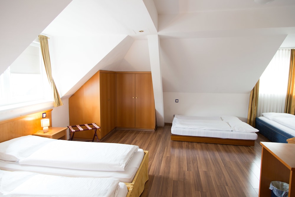Lilienhof Hotel 5/25