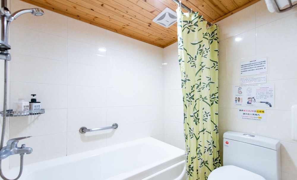 Gwawa Hotel 46/49