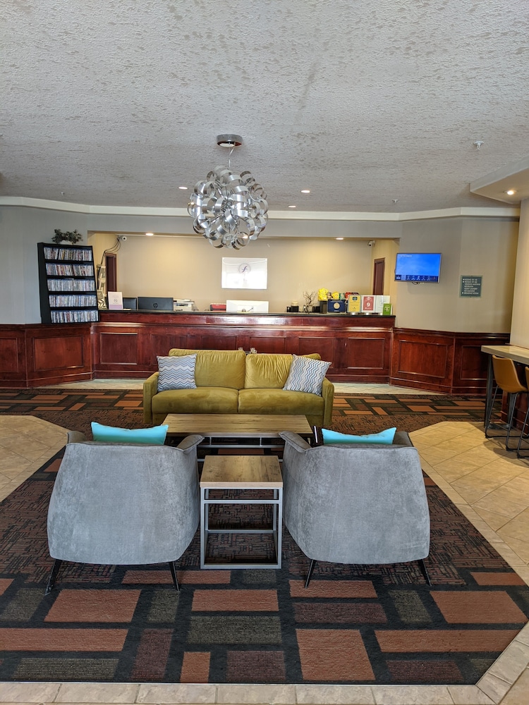 Foxwood Inn & Suites 43/51