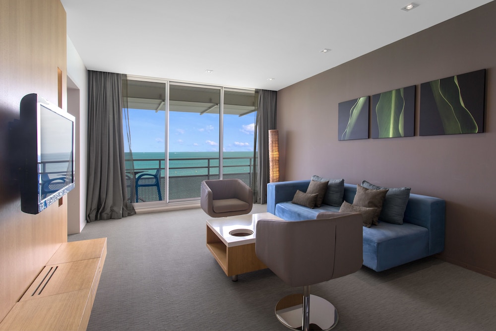 Chateau Royal Beach Resort and Spa 46/60