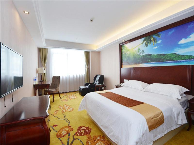 Vienna 3 Best Hotel Shanghai Expo Sanlin 9/20