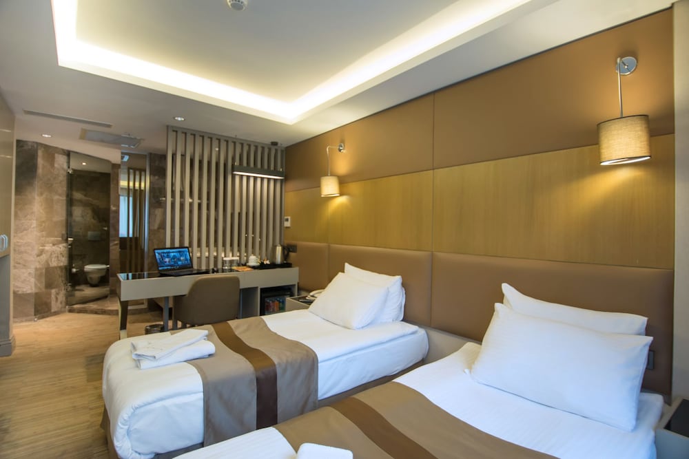 Gk Regency Suites Hotel 7/54