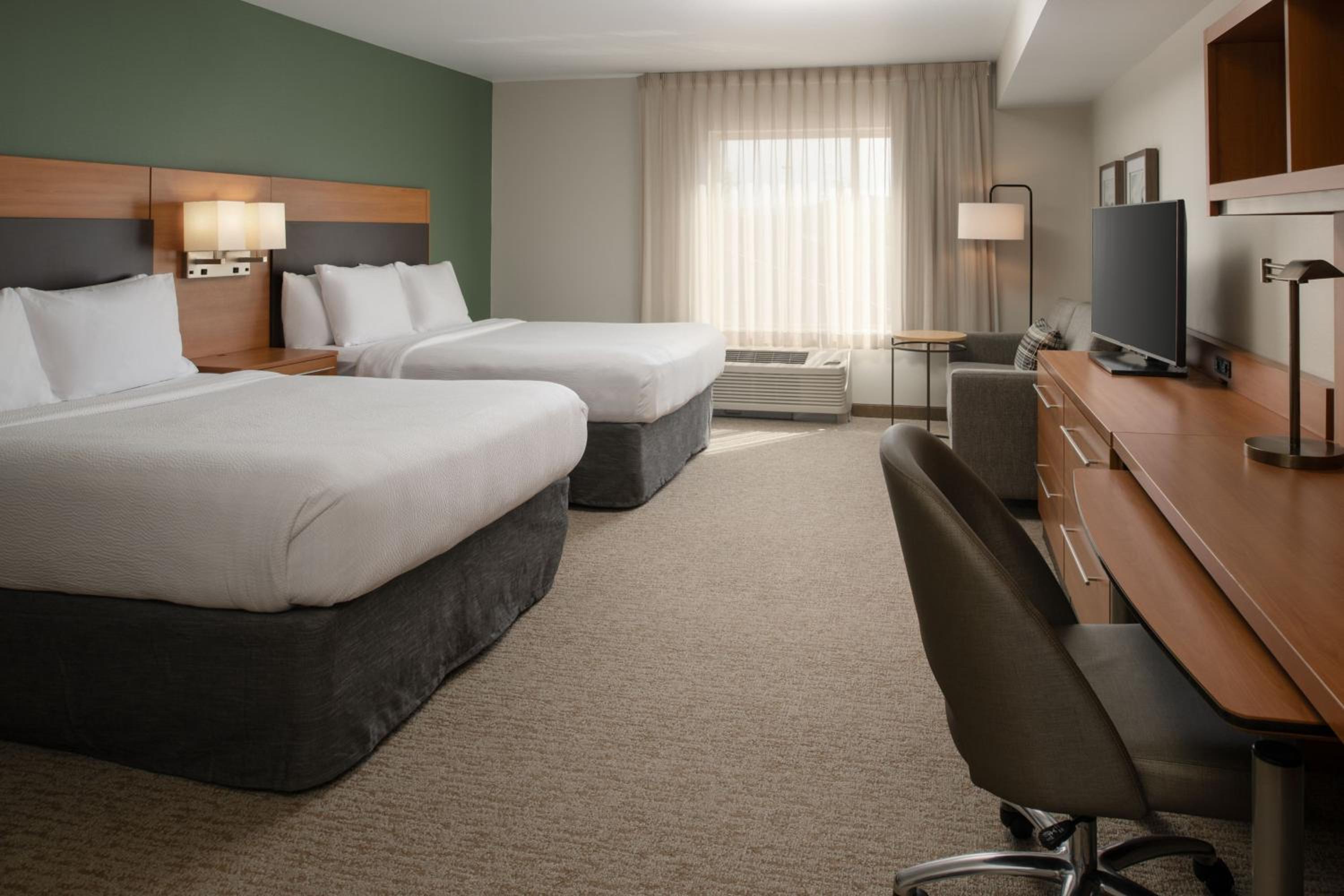 Deluxe, Studio, Queen Bed
