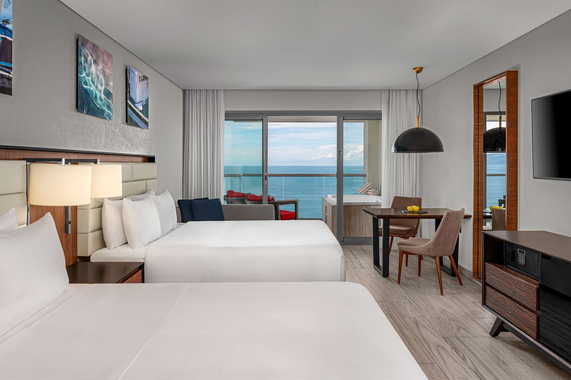 ENCLAVE, 2 QUEEN BEDS, OCEAN VIEW, JETTED TUB
