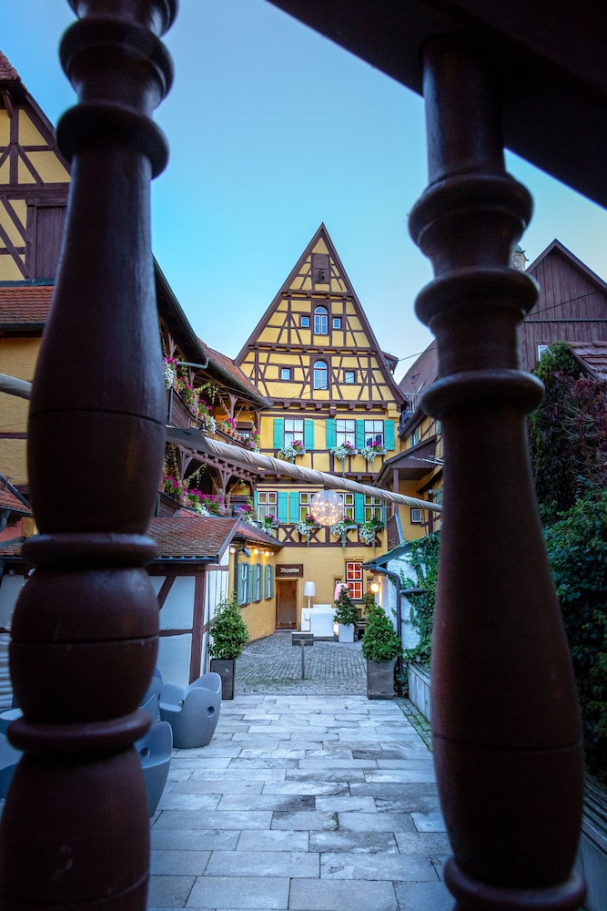 Hezelhof Hotel 9/63