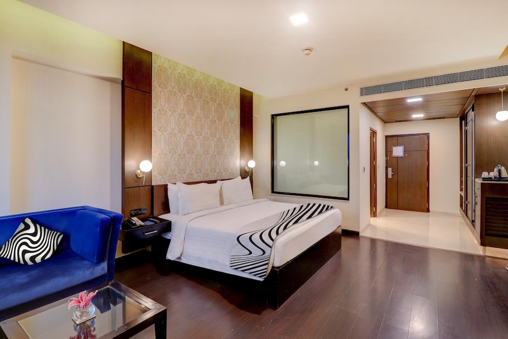 Sunday Hotel Jaipur 18/55
