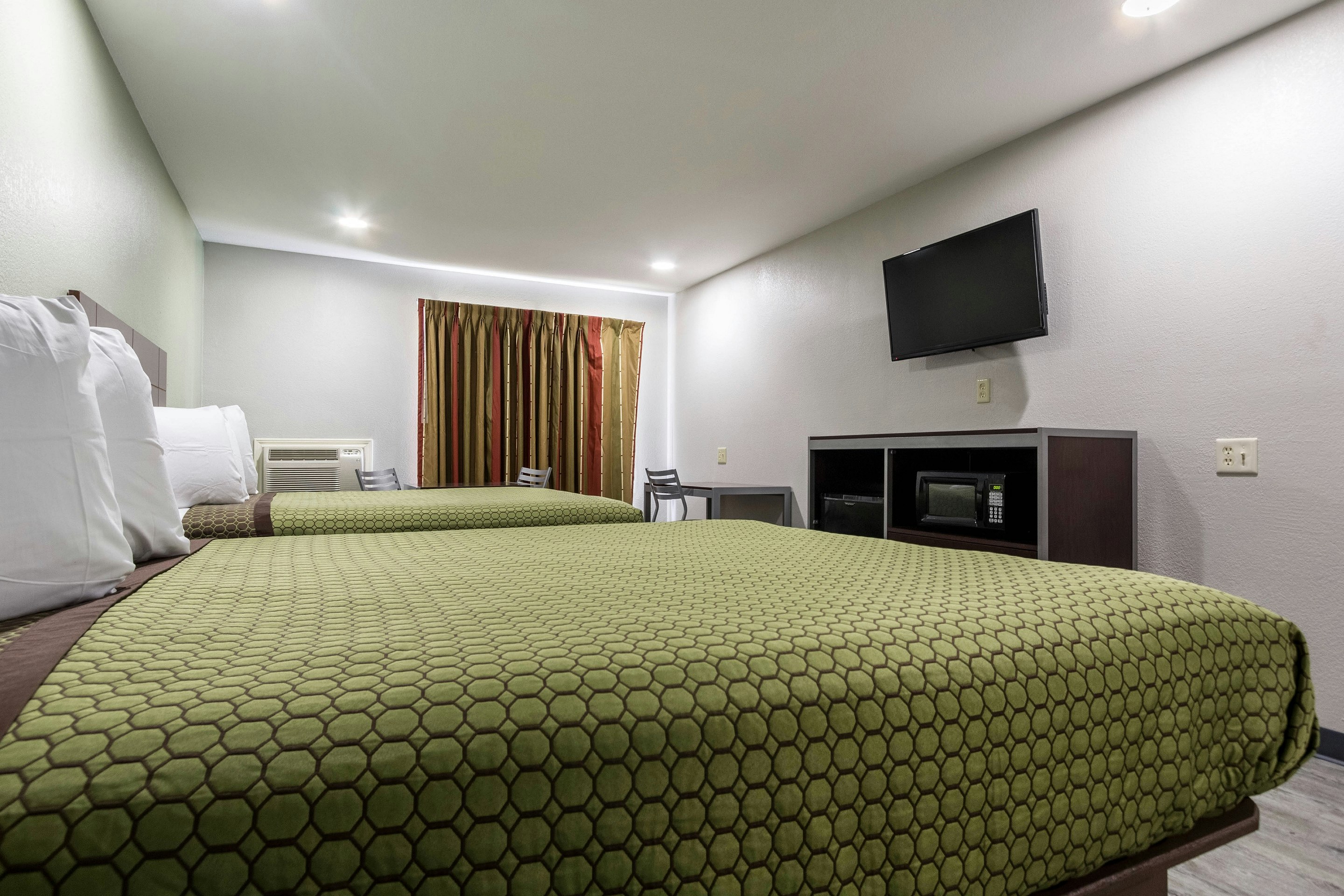 Scottish Inn and Suites Tomball TX 10/24