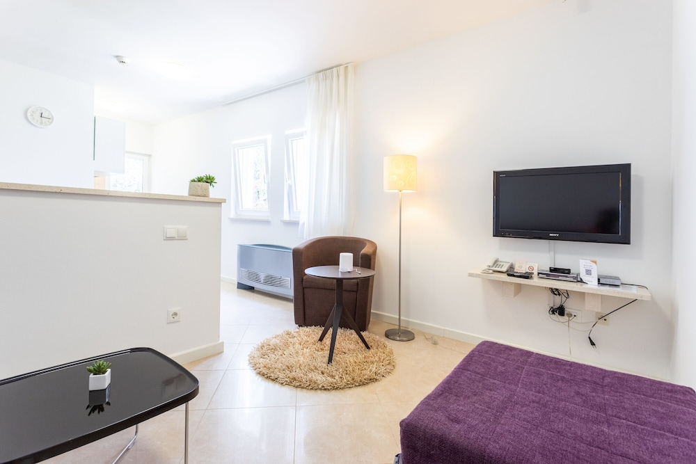 VILA KETI 41/50