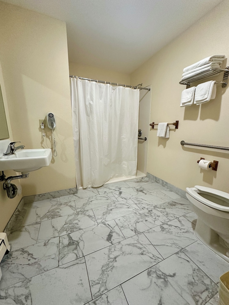 Sea Girt Lodge 39/72