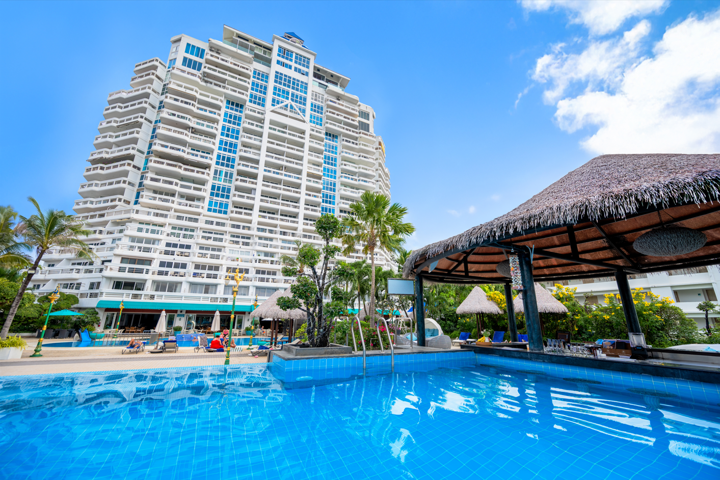 Andaman Beach Suites Hotel in PATONG BEACH