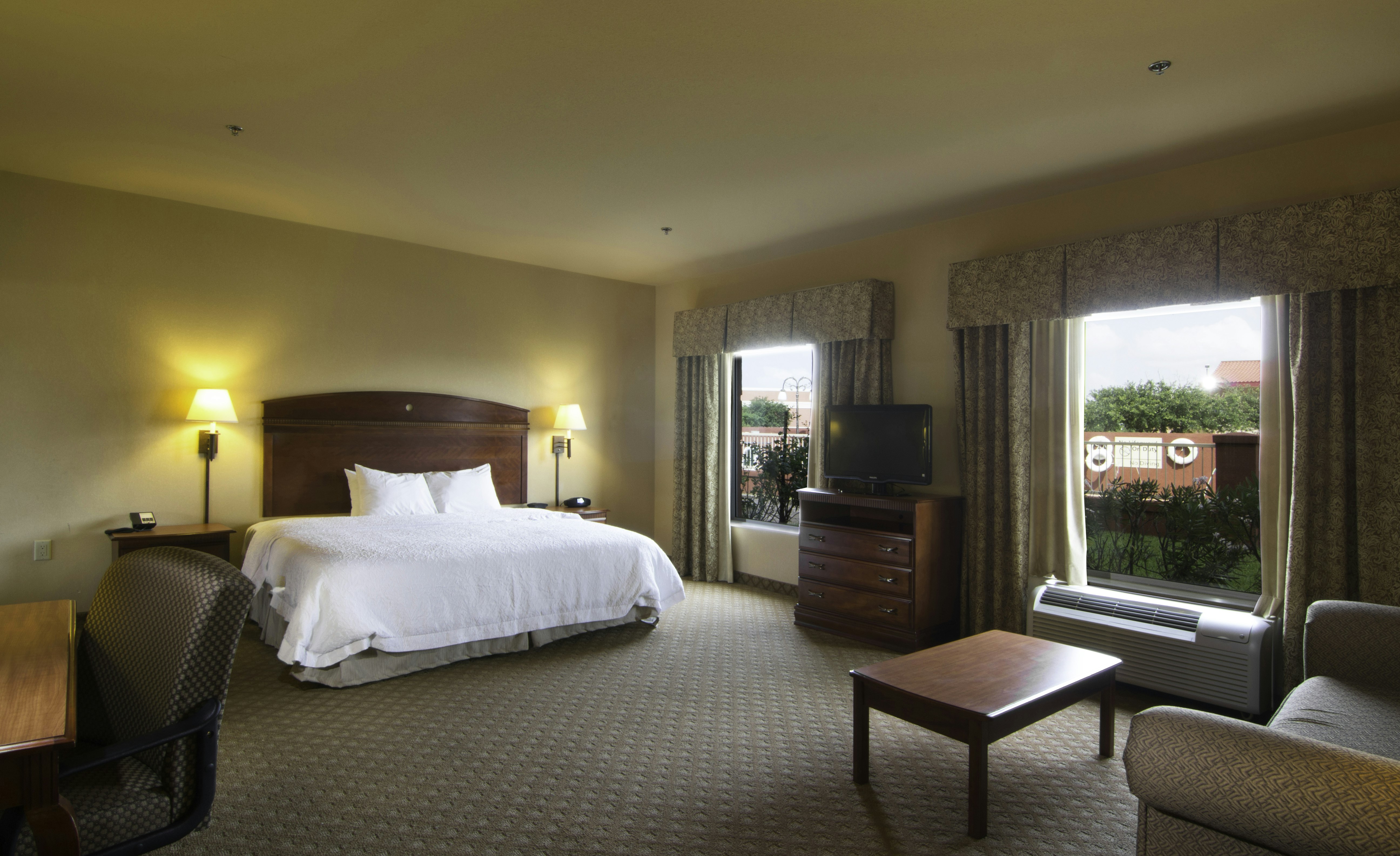 ROOM, KING BED, ACCESSIBLE