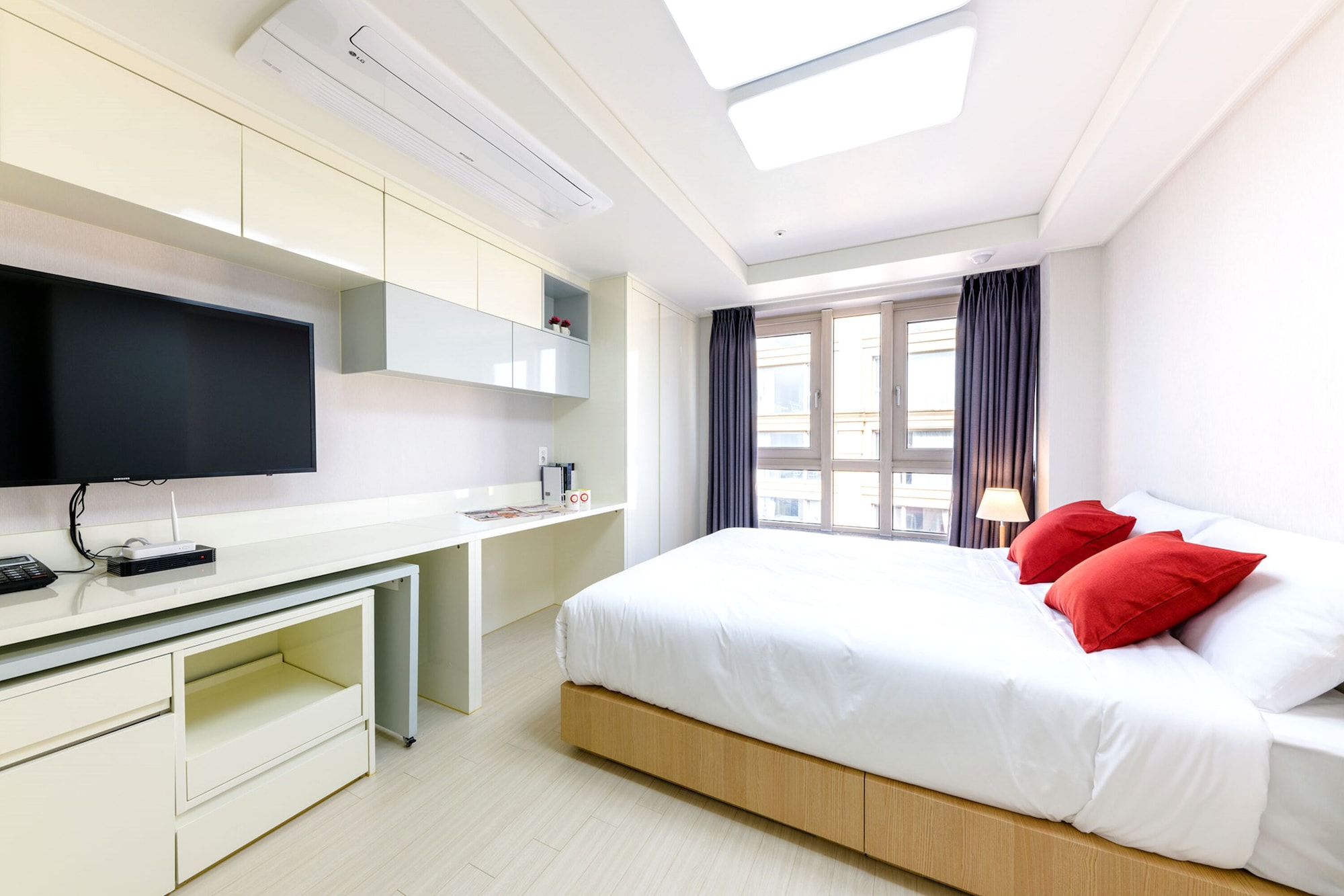 PREMIER, DOUBLE BED, CITY VIEW