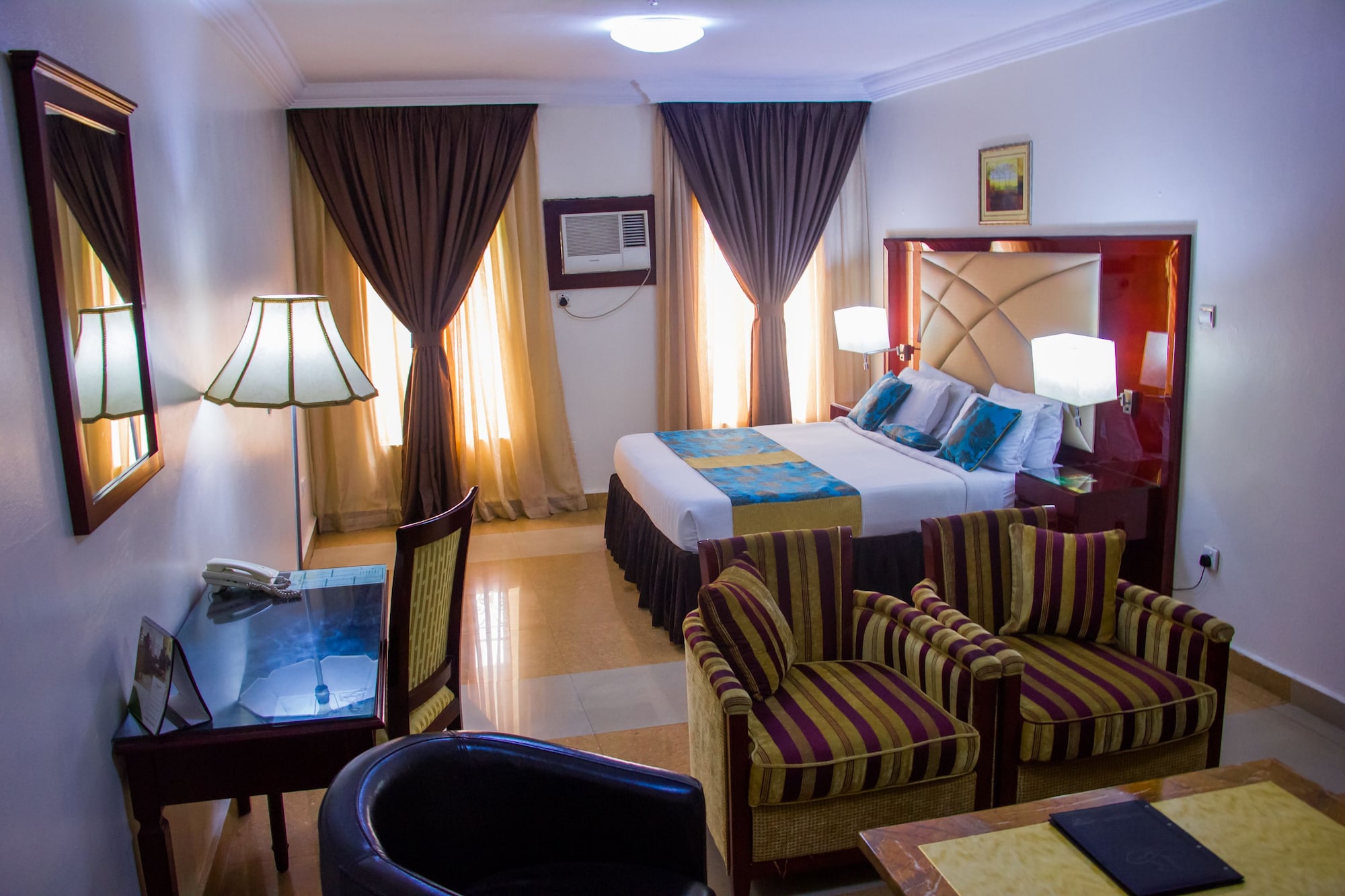 Mini, Suite, King Bed، De Rembrandt Hotel Suites 2/5
