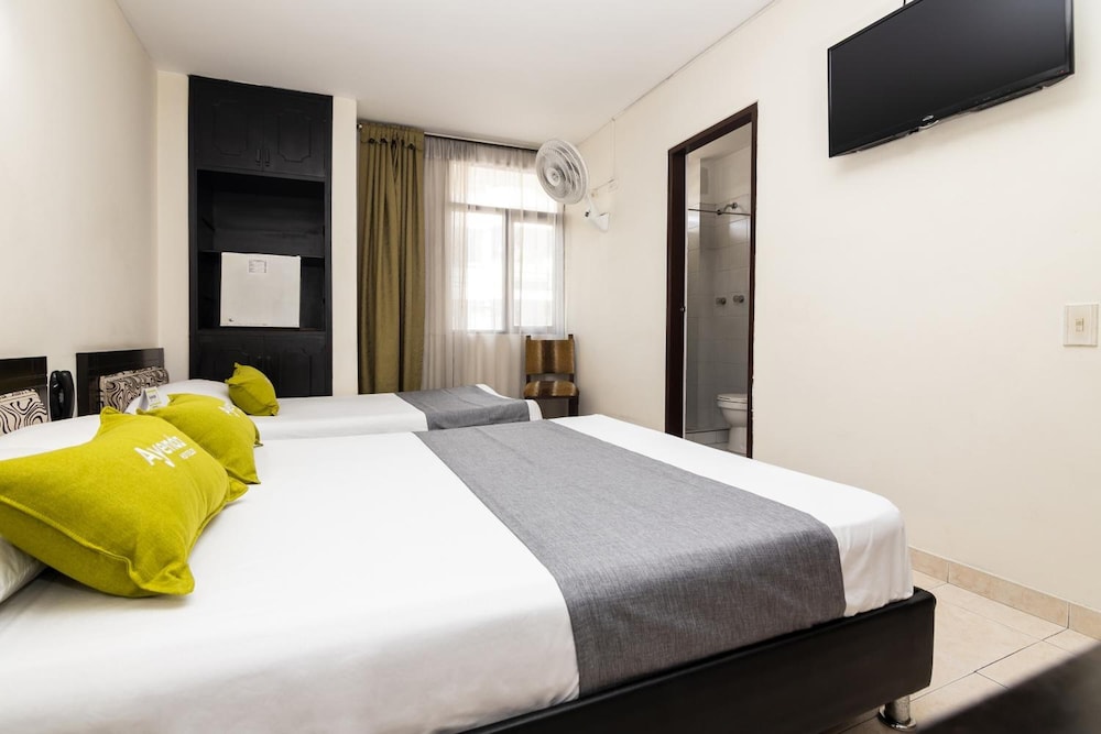 Hotel Los Tunjos 16/56
