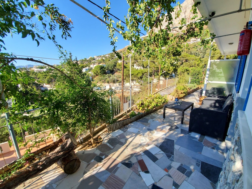 Panorama Studios & Apartments 34/66