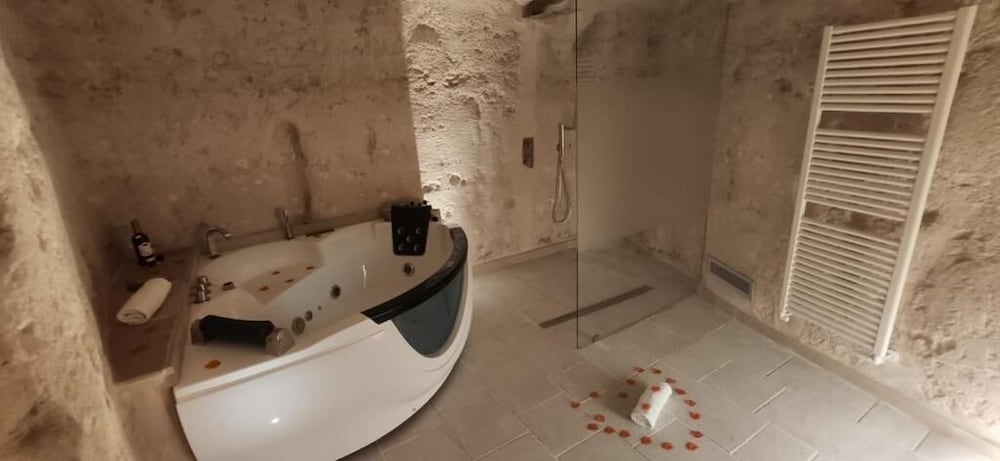 Cinque Elementi Sassi Matera 44/50