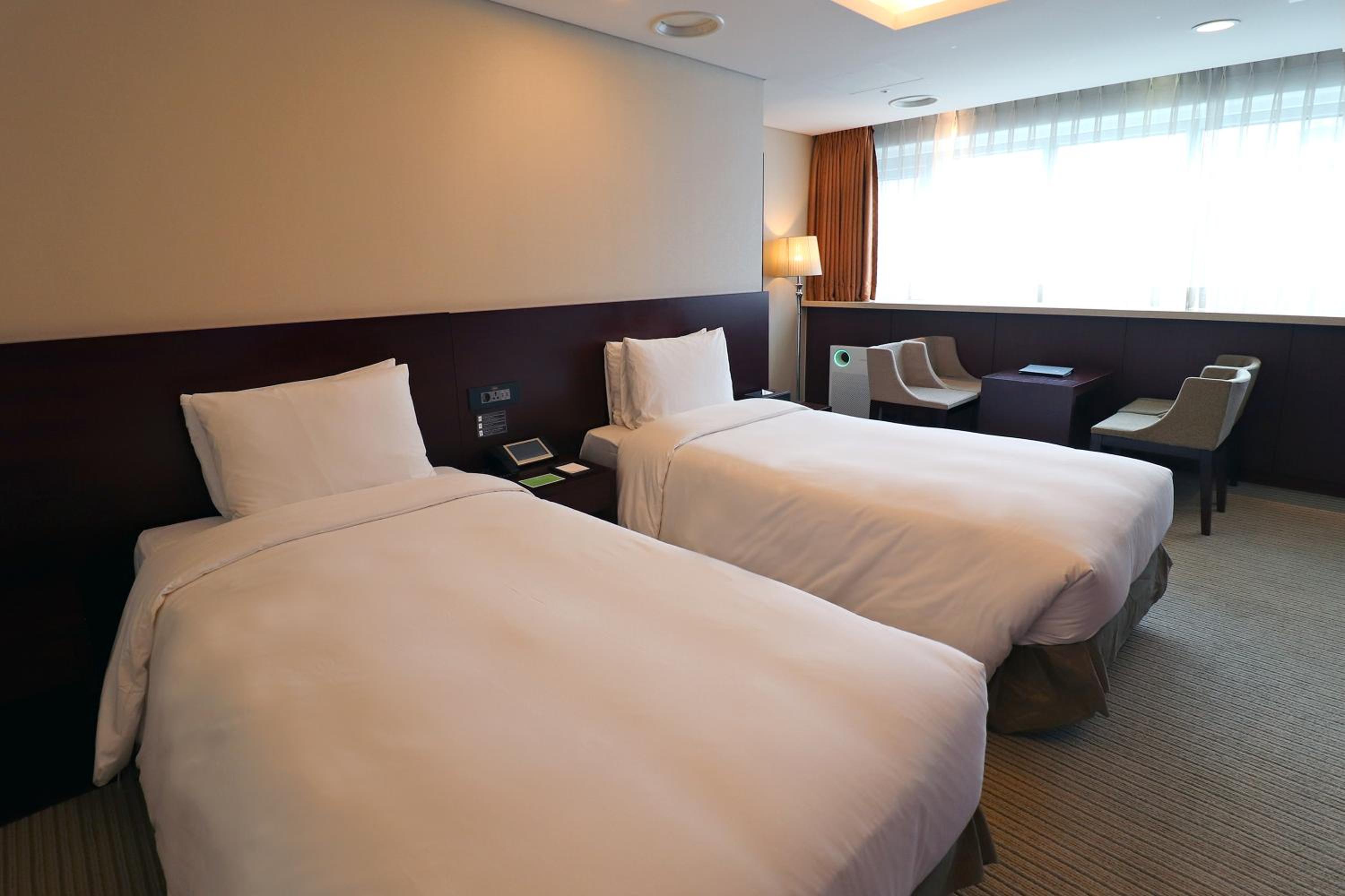 Room, Quadruple