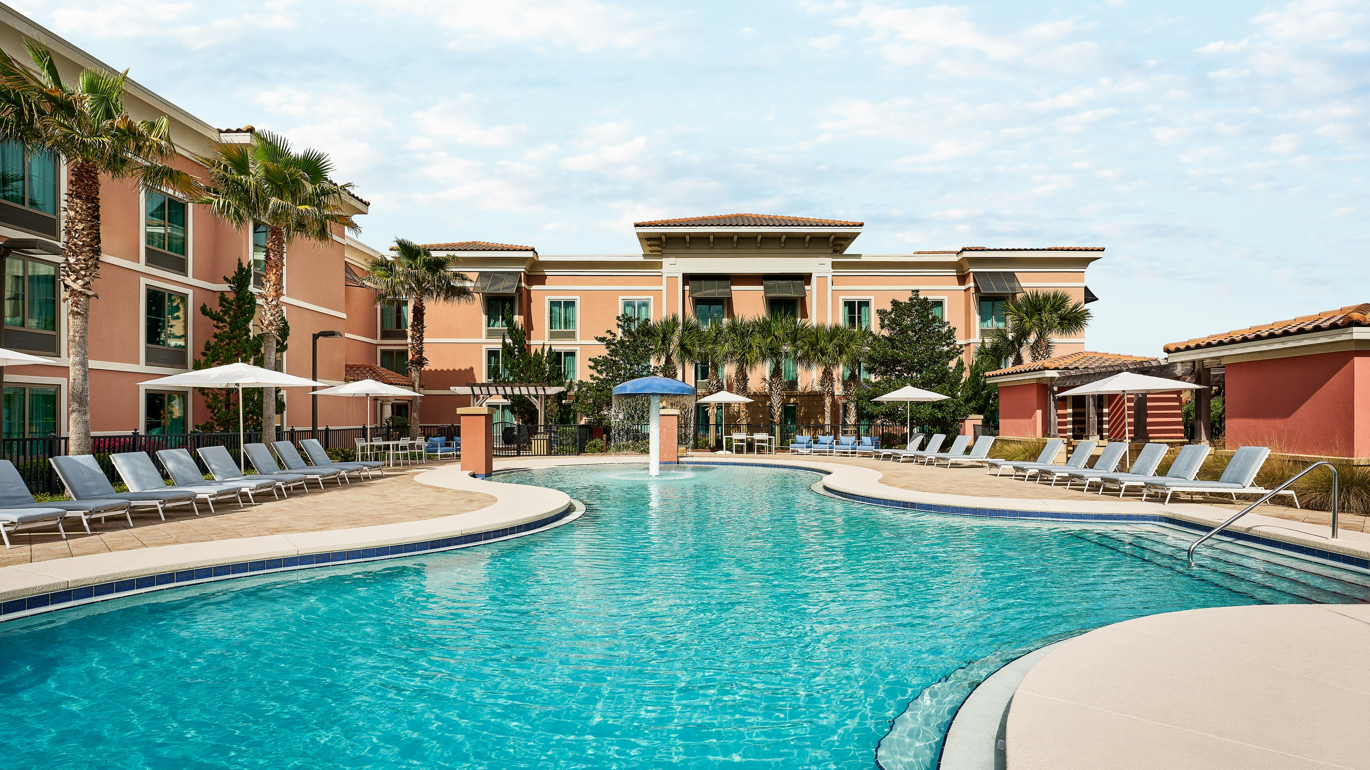 Hampton Inn & Suites Destin 64/69