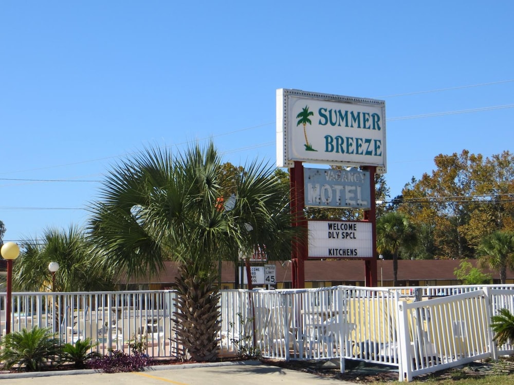 Summer Breeze Motel 13/52