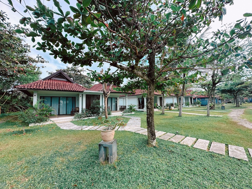 Lorin Beach Resort Belitung 48/50